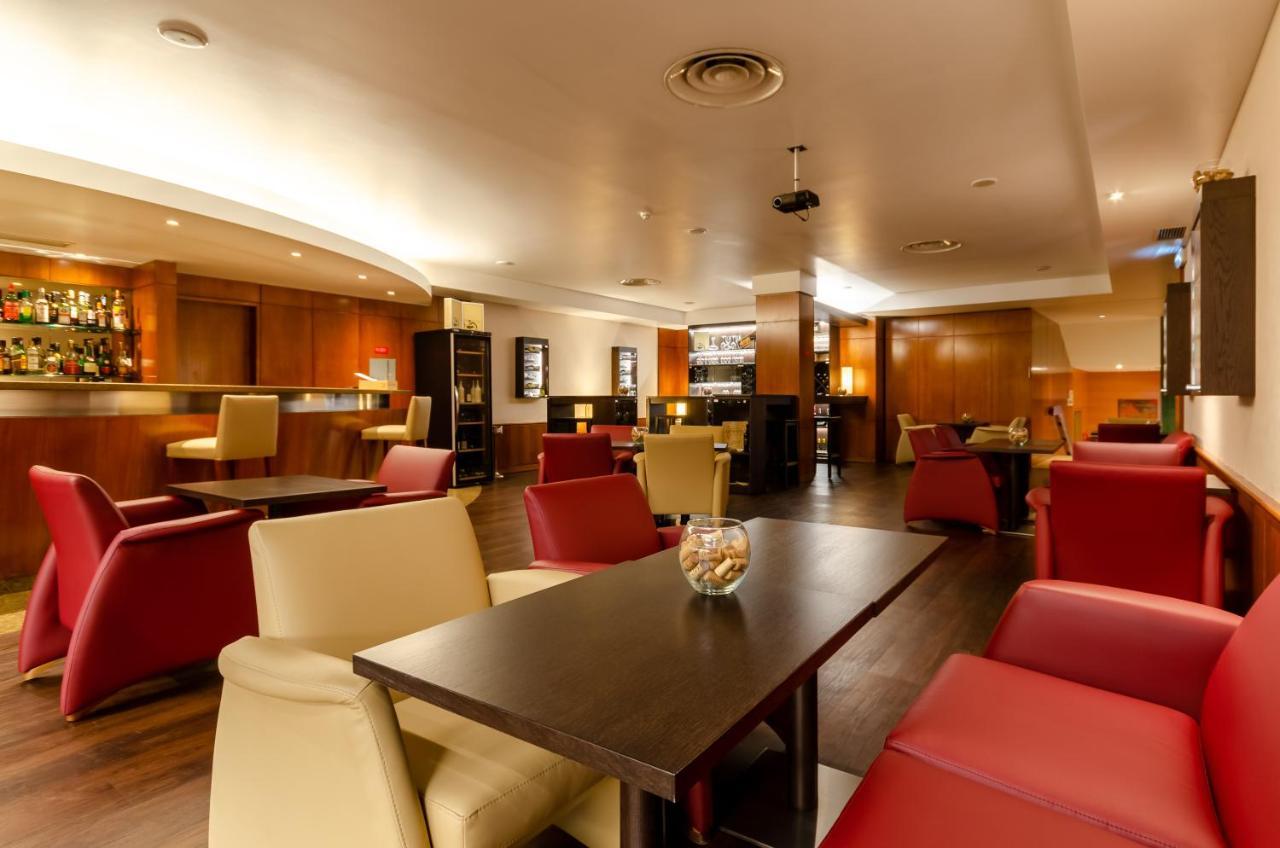 Hotel Roma Lisbon Bagian luar foto